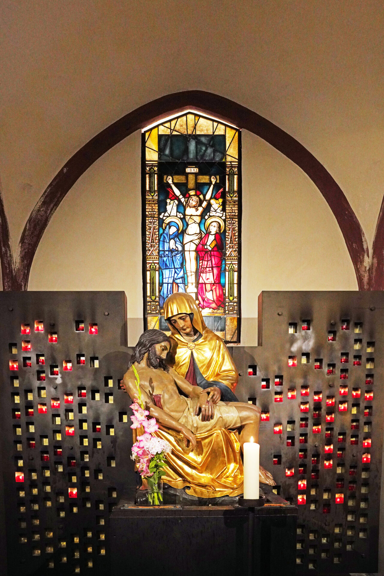 Das Innere der Liebfrauenkirche in Koblenz, unweit von Rhein und Mosel im Zentrum