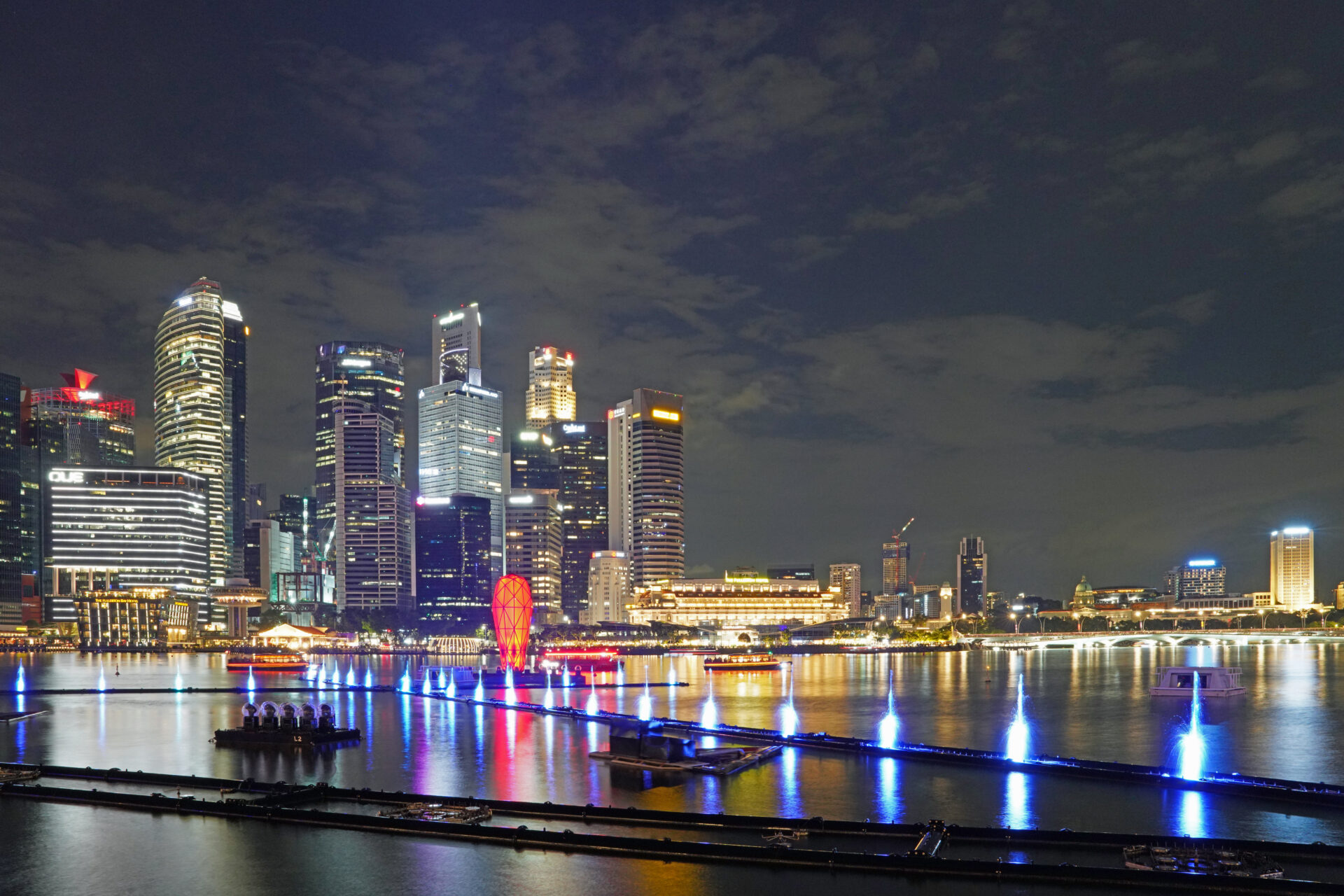 Die Licht- und Wassershow Spektra ist ein Musst-See in Singapur