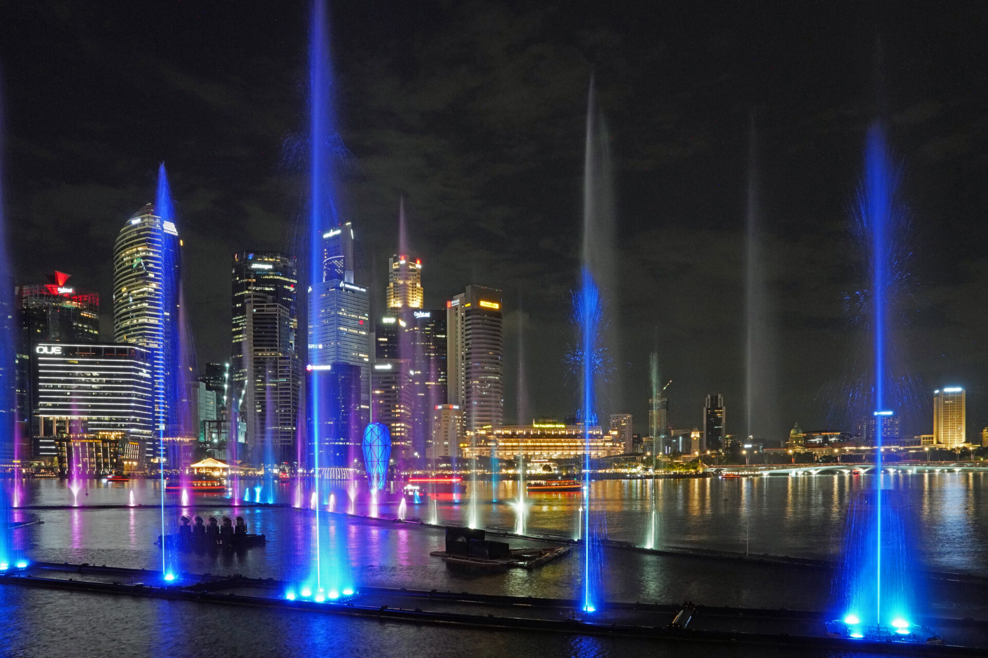 Die Licht- und Wassershow Spektra ist ein Musst-See in Singapur