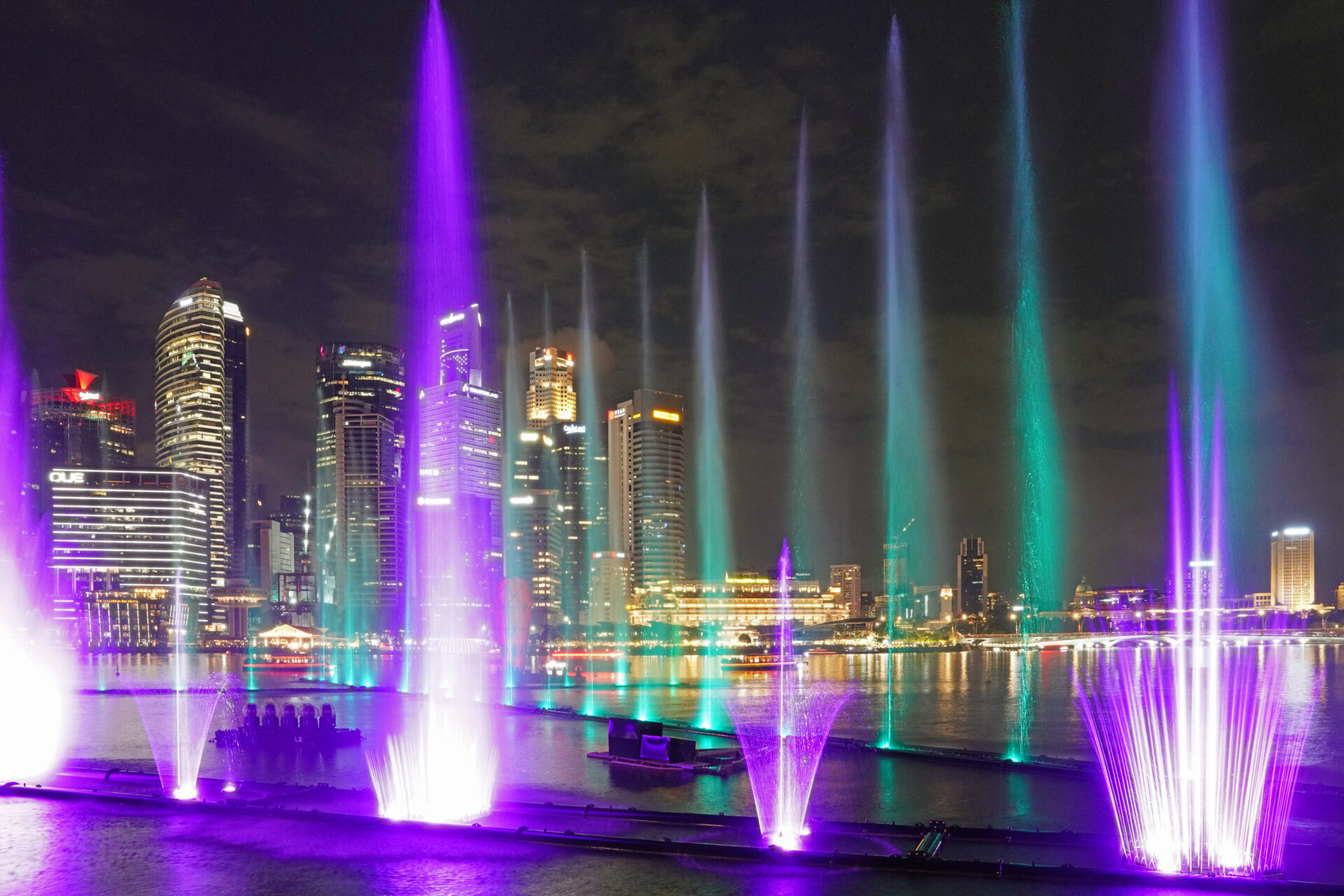 Die Licht- und Wassershow Spektra ist ein Musst-See in Singapur