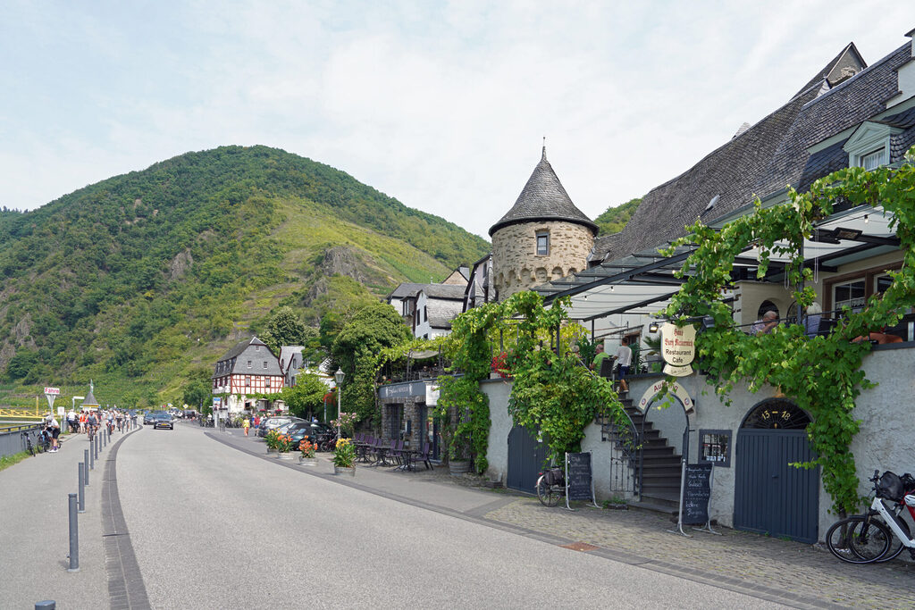 Die Moselpromenade in Beilstein, dem Dornröschen der Mosel