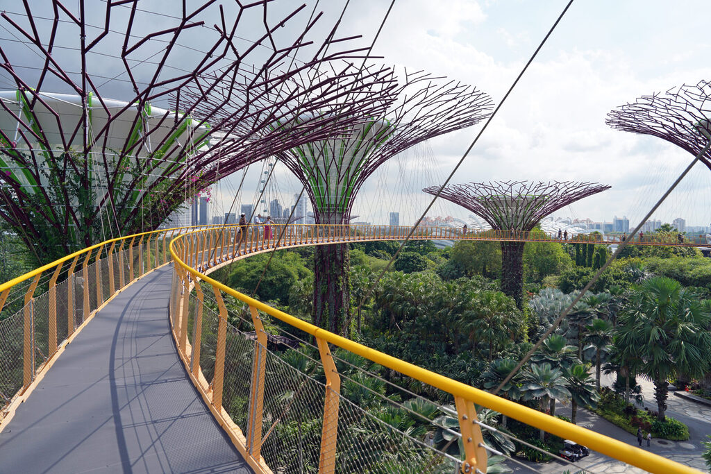Die kontrastreichen Gardens by the Bay liefern in Singapur eine tolle Mischung aus Natur, Technik und Architektur.