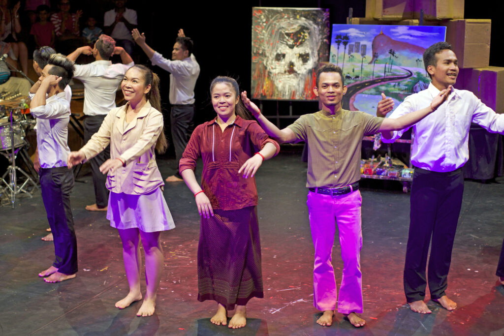 Phare, the Cambodian Circus, ist ein Zirkus ohne Tiere mit viel Kunst, Malerei und Artistik in Siem Reap in Kambodscha und unbedingt einen Besuch wert.