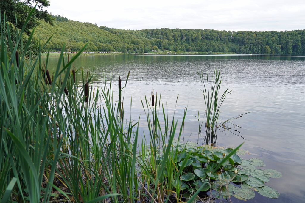 Das Pulvermaar bei Daun in der Vulkaneifel, fotografiert von Ralph Dresel