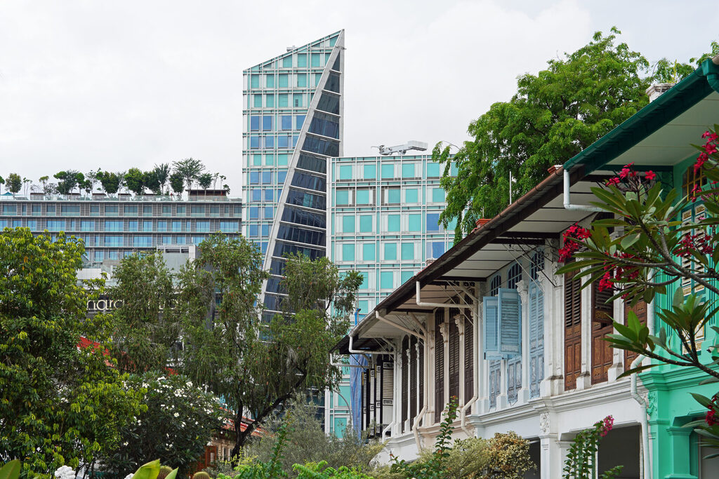 Die charmante Emerald Hill Road in Singapur ist eine Seitenstraße der berühmten Einkaufsstraße Orchard Road