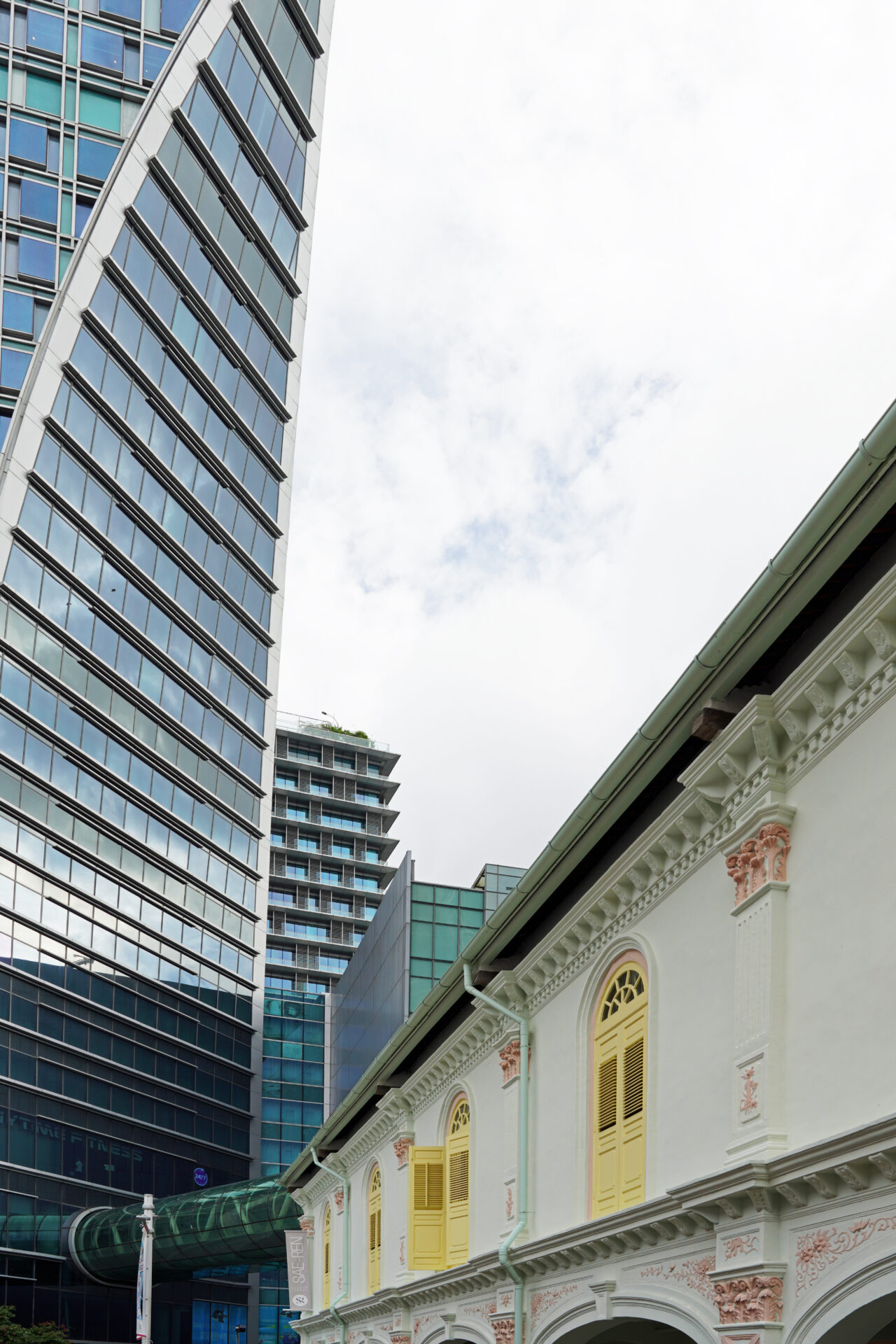 Die charmante Emerald Hill Road in Singapur ist eine Seitenstraße der berühmten Einkaufsstraße Orchard Road