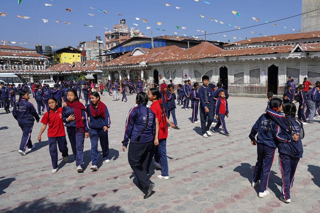 Die Bamboo School in Nepal in Kathmandu sichert Kindern eine Schulausbildung für einen Euro pro Monat.
