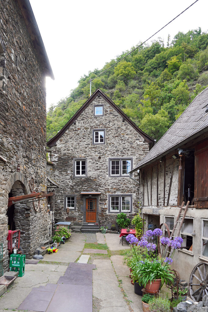 Das Tal der 13 Mühlen bei Kattenes an der Mosel