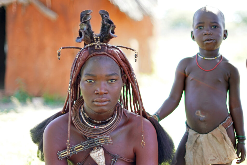 DIe Himba bei Opuwo in Namibia