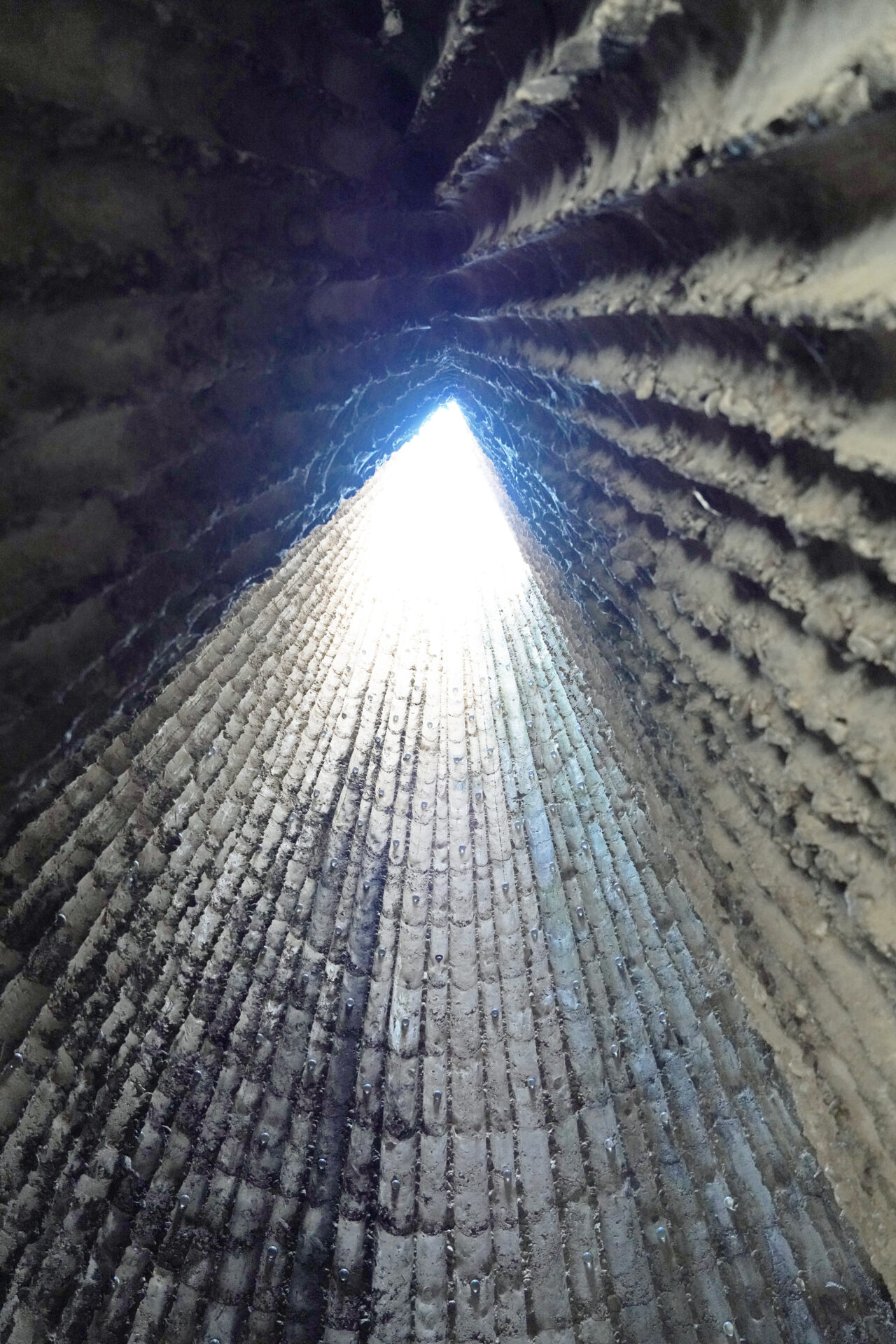 Die Bruder Klaus Kapelle in der Eifel bei Mechernich-Wachendrof, fotografiert von Ralph Dresel
