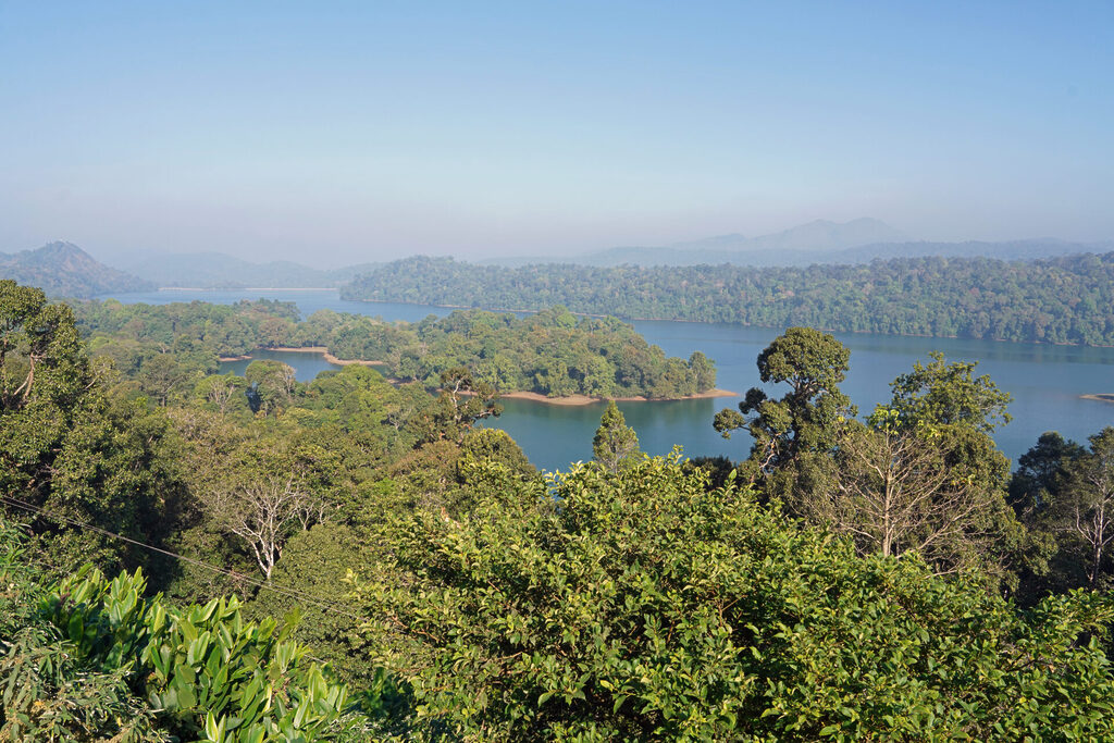 Das Wasser des Sholayar-Stausees speist in der Trockenzeit den Chalakudy-Fluss