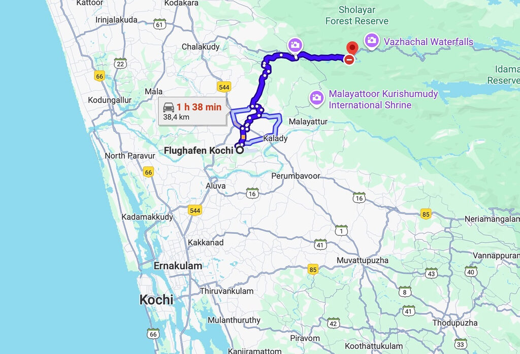 Athirapilly liegt in der Nähe von Kochi Airport