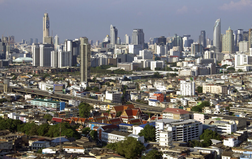 Das Three Sixty ist eine Rooftop Bar auf dem Millennium Hotel in Bangkok und bietet tolle Aussichten