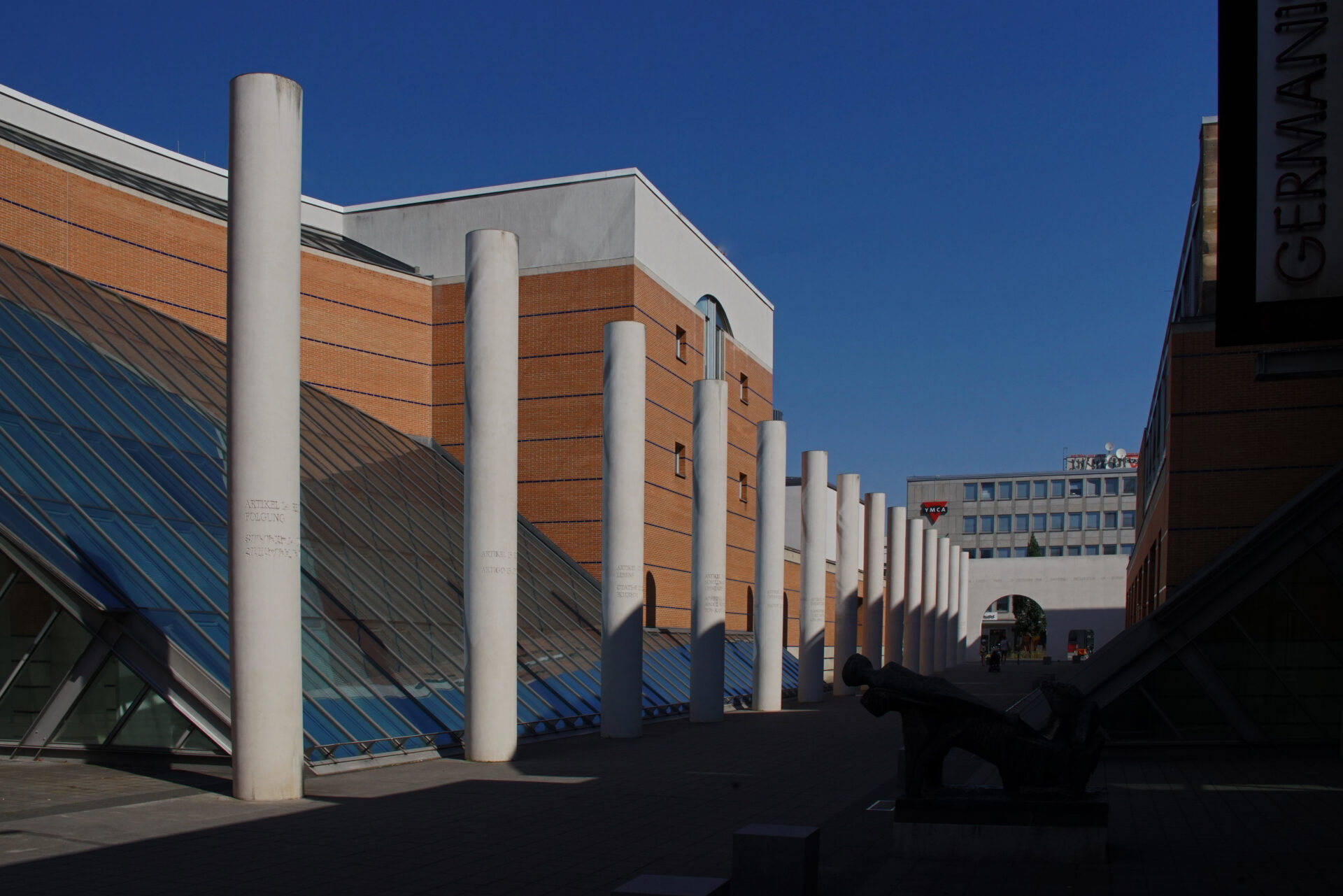 Die Straße der Menschenrechte im Zentrum von Nürnberg, direkt am Germanischen Nationalmuseum.