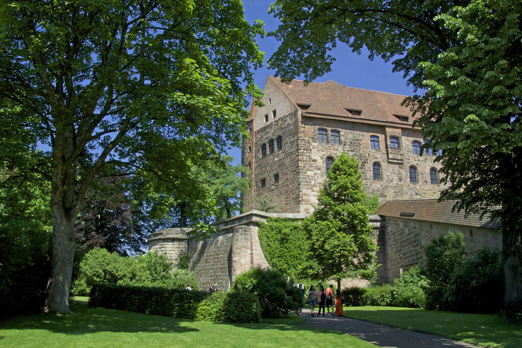 Die Kaiserburg mit derm Burggarten in Nürnberg.