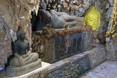 Der Höhlentempel Wat Payat in Nakhon Ratchasima oder auch Korat im Isaan in Thailand