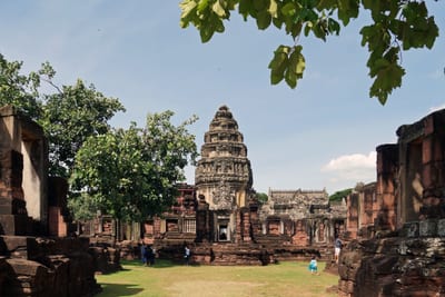 Ein Khmer-Tempel in Phimai im Isaan in Thailand